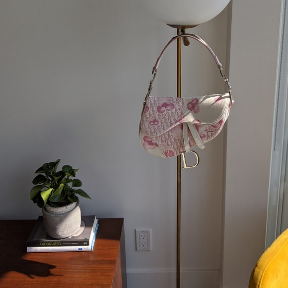 SOLD PRIVATE🍒 Like-New Cherry Blossom Dior Saddle - Picture 4 of 15